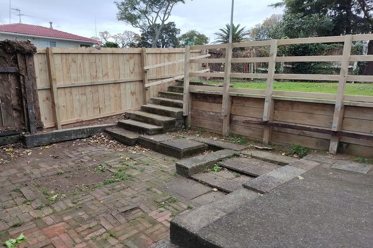 Photo of property in 31 Hobart Crescent, Wattle Downs, Auckland, 2103