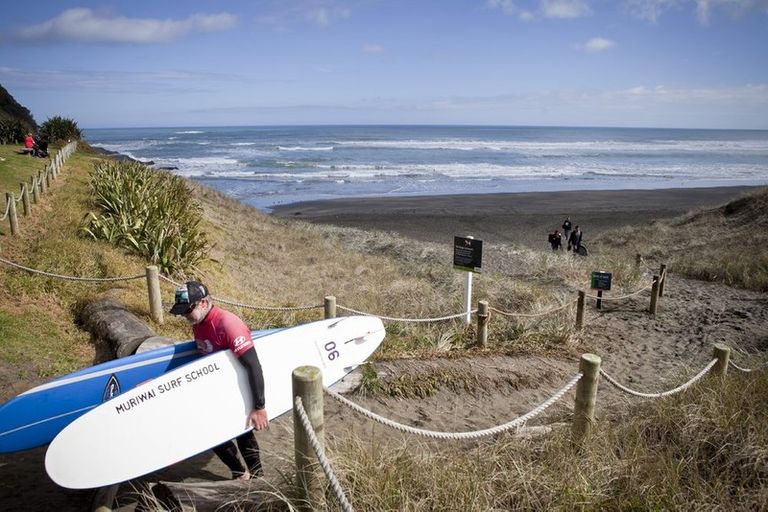 Photo of property in 333 Motutara Road, Muriwai, Waimauku, 0881