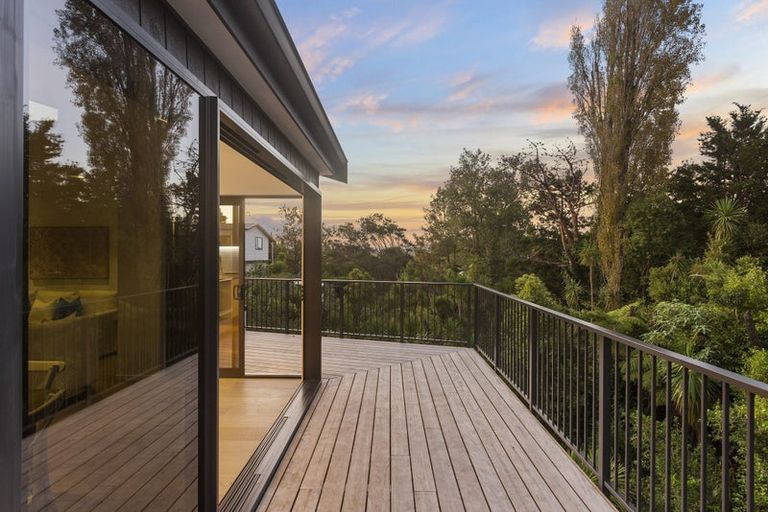 Photo of property in 54a Awaroa Road, Sunnyvale, Auckland, 0612