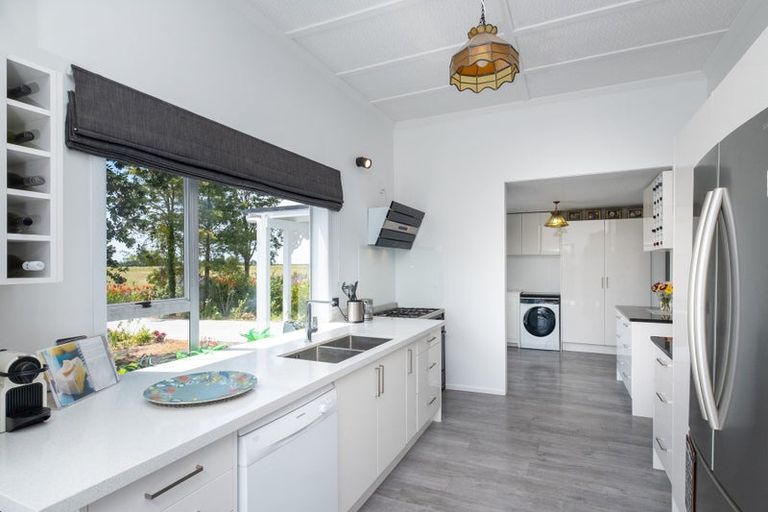 Photo of property in 104 Ferry Road, Clive, 4102