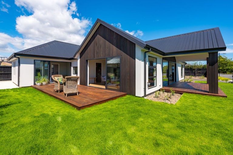 Photo of property in 30 Nikau Drive, Redwoodtown, Blenheim, 7201