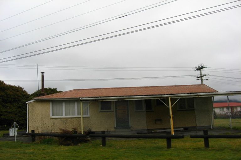 Photo of property in 8 Walsh Street, Reefton, 7830
