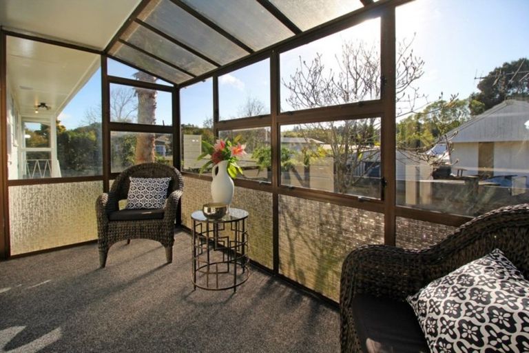 Photo of property in 6 Lawrence Crescent, Hillpark, Auckland, 2102