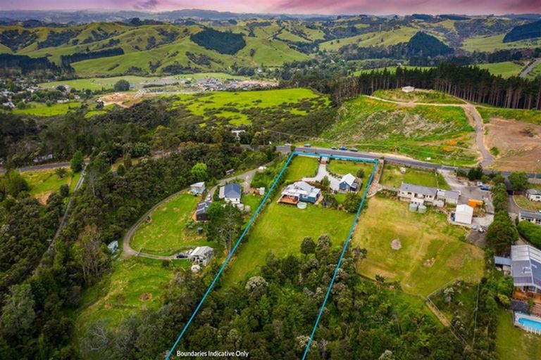 Photo of property in 176 Wishart Road, Helensville, 0875