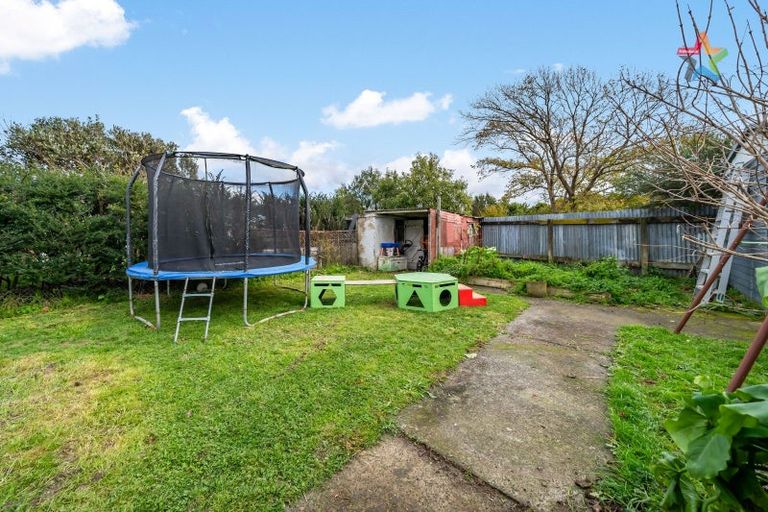 Photo of property in 2 Strand Crescent, Naenae, Lower Hutt, 5011