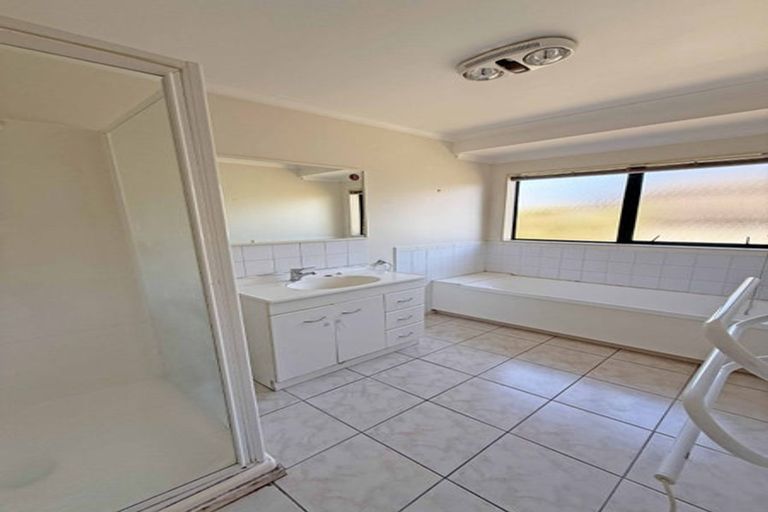 Photo of property in 85 Sandwich Road, St Andrews, Hamilton, 3200