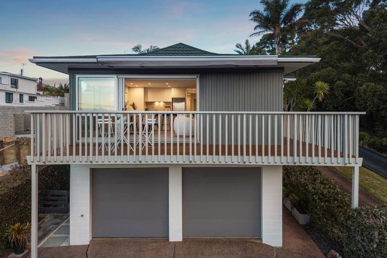 Photo of property in 1/98 Park Rise, Campbells Bay, Auckland, 0630