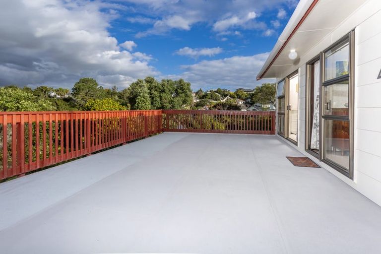 Photo of property in 134 Chelsea View Drive, Chatswood, Auckland, 0626