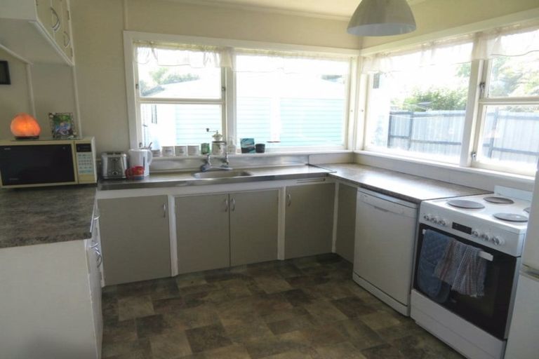 Photo of property in 12 Tanekaha Place, Pukete, Hamilton, 3200