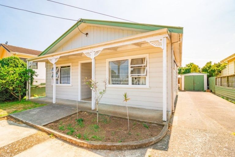 Photo of property in 102 Somme Parade, Aramoho, Whanganui, 4500