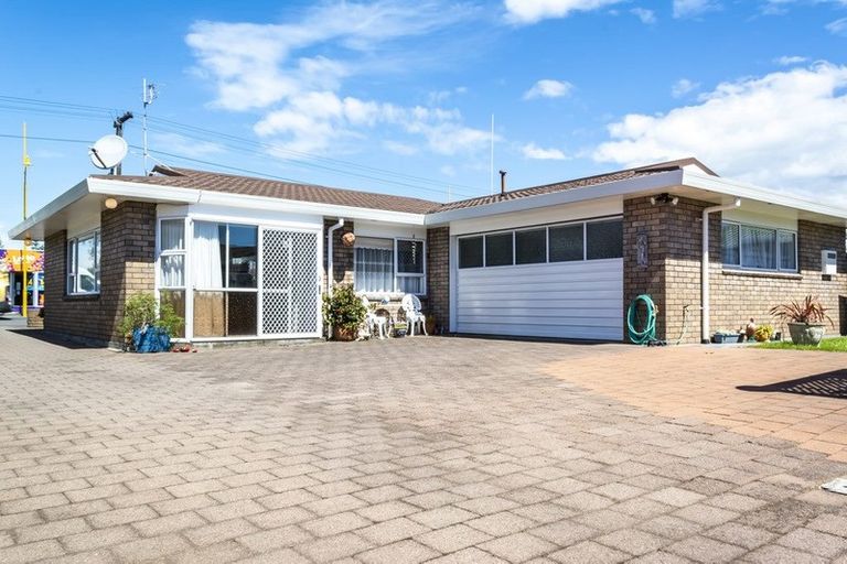 Photo of property in 1/36 Tukapa Street, Westown, New Plymouth, 4310