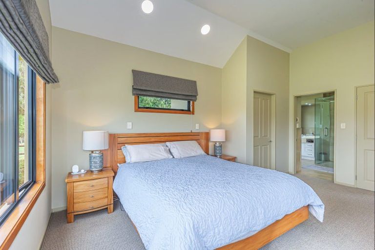 Photo of property in 100 Lea Grove, Levin, 5572