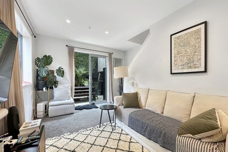 Photo of property in 7/24 Kelwyn Road, Kelston, Auckland, 0602