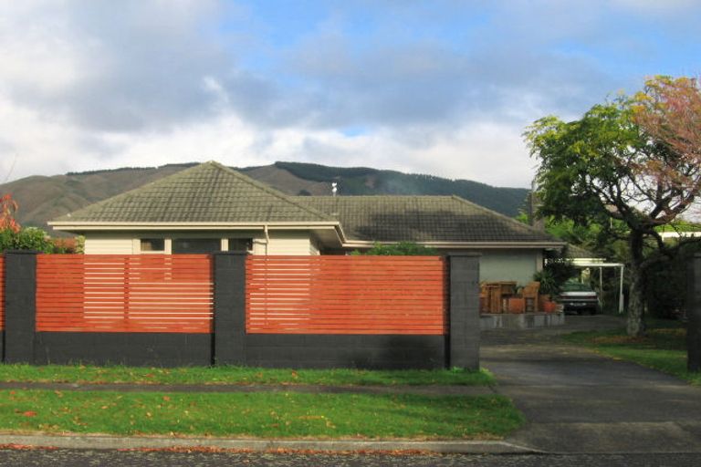 Photo of property in 6 Kohekohe Road, Waikanae, 5036