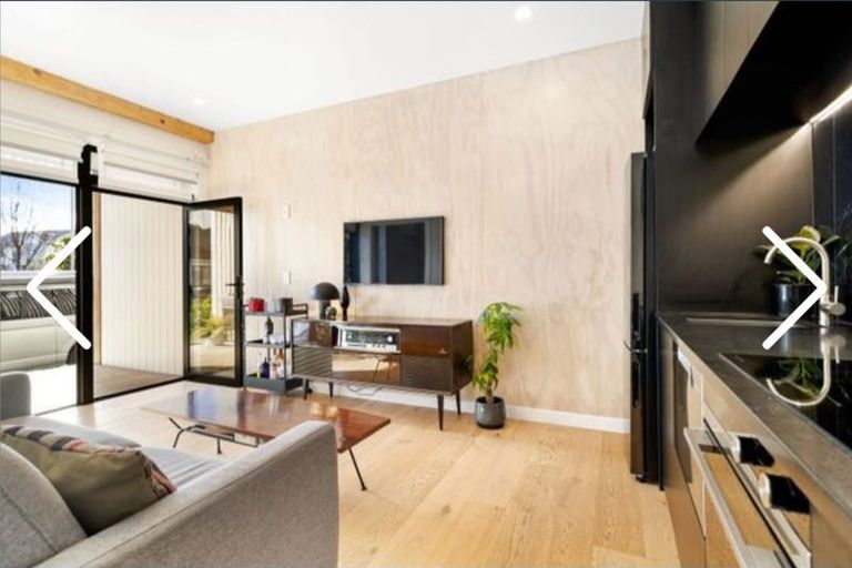 Photo of property in 2/165 Hobsonville Point Road, Hobsonville, Auckland, 0616