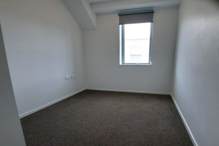 Photo of property in 106/28b Eileen Newey Place, Henderson, Auckland, 0612
