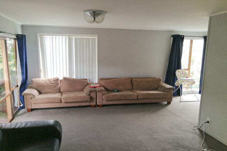 Photo of property in 43 Catkin Crescent, Papatoetoe, Auckland, 2025