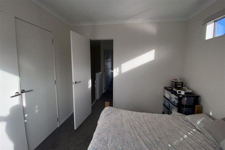 Photo of property in 28a Yeovil Road, Te Atatu Peninsula, Auckland, 0610