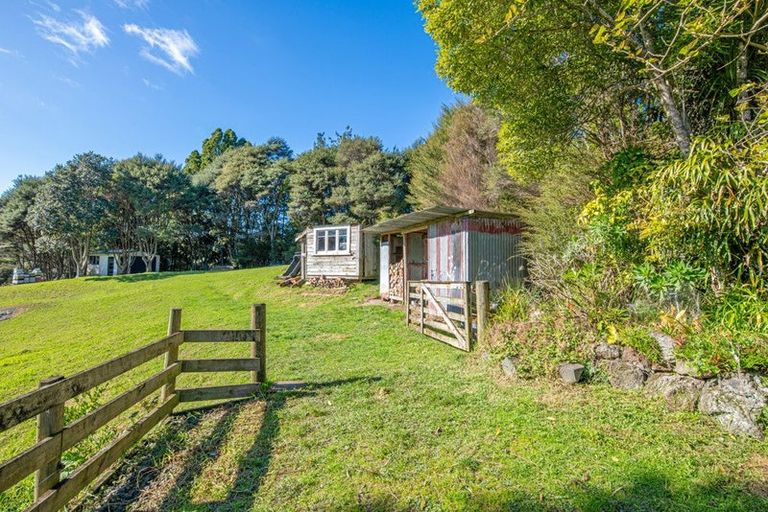 Photo of property in 341 Kanohi Road, Kaukapakapa, 0873