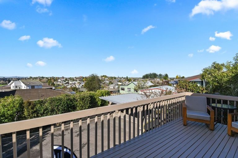 Photo of property in 17 Salmond Place, Dinsdale, Hamilton, 3204