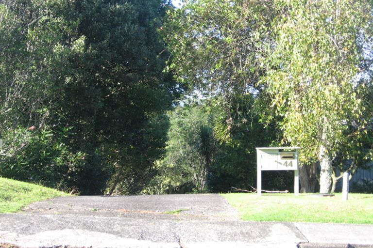 Photo of property in 42 Raymond Terrace, Northcote, Auckland, 0627