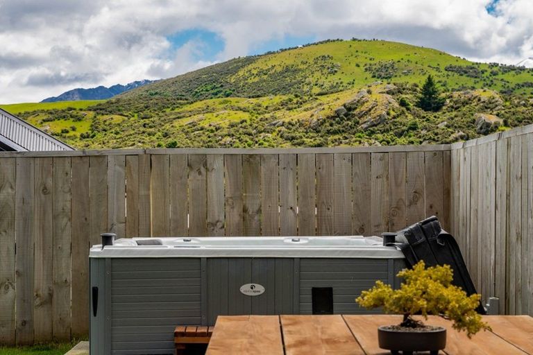 Photo of property in 3 Wheat Street, Jacks Point, Queenstown, 9371