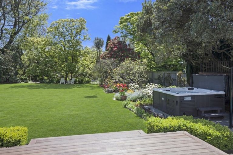 Photo of property in 27 Glandovey Road, Fendalton, Christchurch, 8052