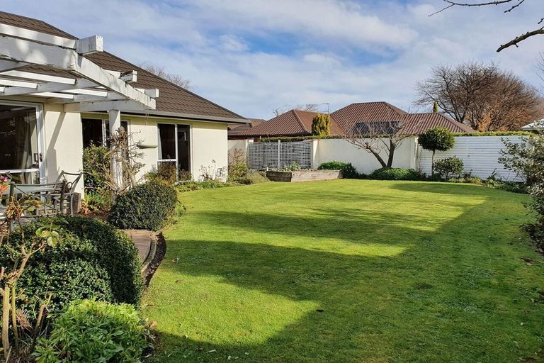 Photo of property in 68 Regency Crescent, Redwood, Christchurch, 8051