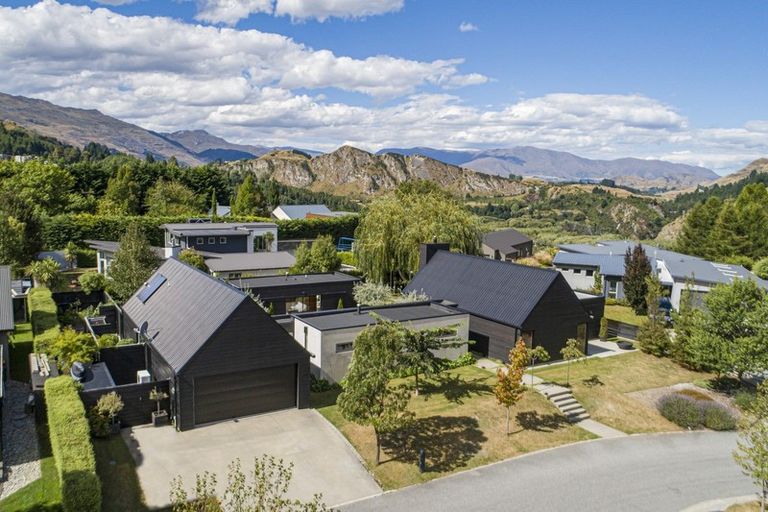 Photo of property in 1 Larkins Way, Arthurs Point, Queenstown, 9371