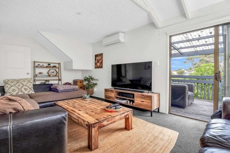 Photo of property in 13 Felstead Street, Birkenhead, Auckland, 0626