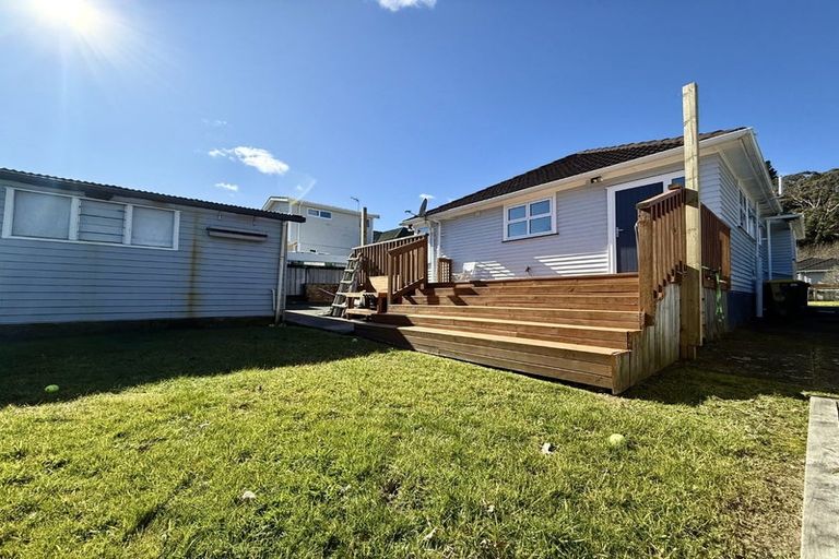 Photo of property in 27 Rimu Street, Naenae, Lower Hutt, 5011