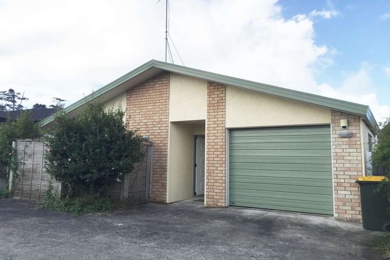 Photo of property in 23a Lisa Rise, Half Moon Bay, Auckland, 2012