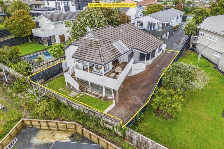 Photo of property in 92b Sandspit Road, Shelly Park, Auckland, 2014