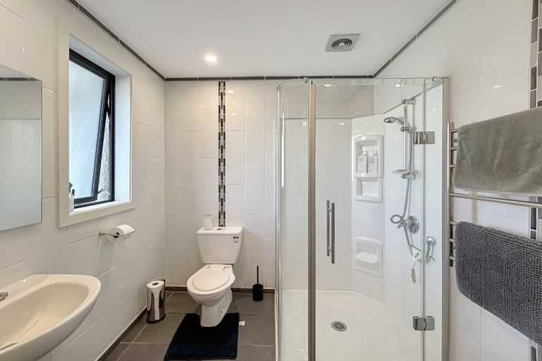 Photo of property in 9 Grange Street, Winton, 9720