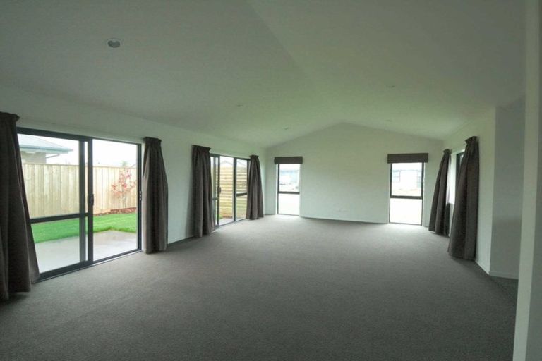 Photo of property in 95 Shillingford Boulevard, Rolleston, 7615