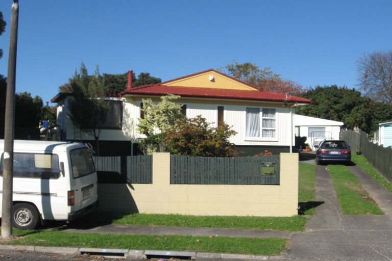 Photo of property in 13 Crampton Place, Manurewa, Auckland, 2102