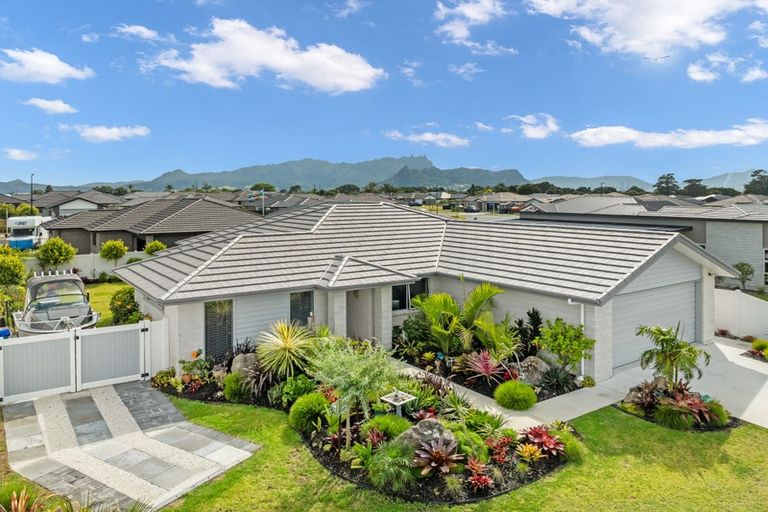 Photo of property in 104 Kaurinui Crescent, One Tree Point, 0118