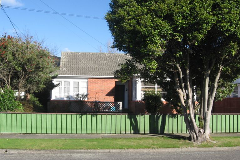 Photo of property in 39 Benge Crescent, Naenae, Lower Hutt, 5011