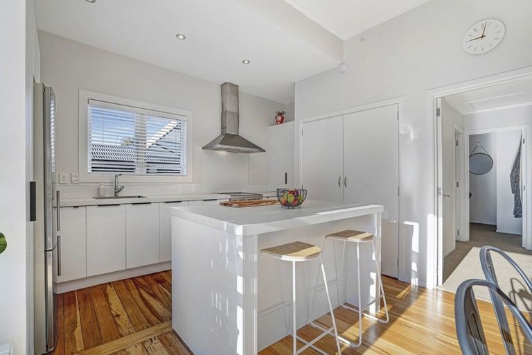 Photo of property in 8a Bains Avenue, Hamilton East, Hamilton, 3216