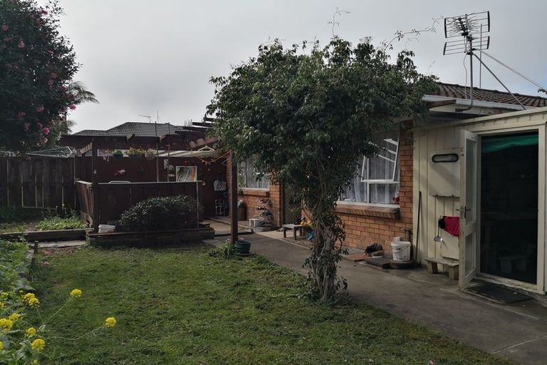 Photo of property in 1/22 La Perouse Street, Botany Downs, Auckland, 2010