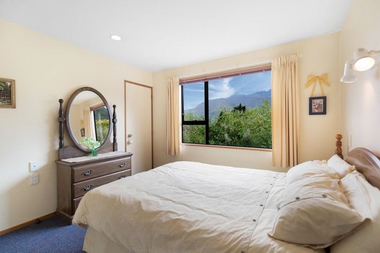 Photo of property in 18b Avalon Crescent, Fernhill, Queenstown, 9300