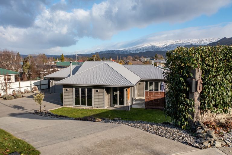 Photo of property in 6 Holdom Place, Clyde, 9330