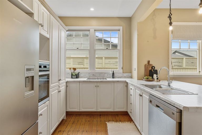 Photo of property in 158 Weston Road, St Albans, Christchurch, 8052