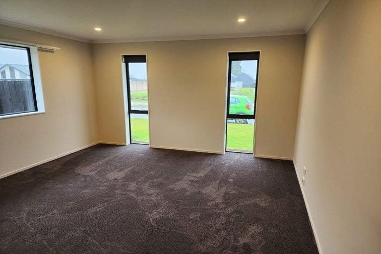 Photo of property in 2 Tara Crescent, Woodend, 7610