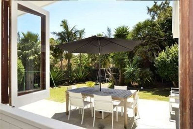 Photo of property in 1/19 Brook Street, Milford, Auckland, 0620