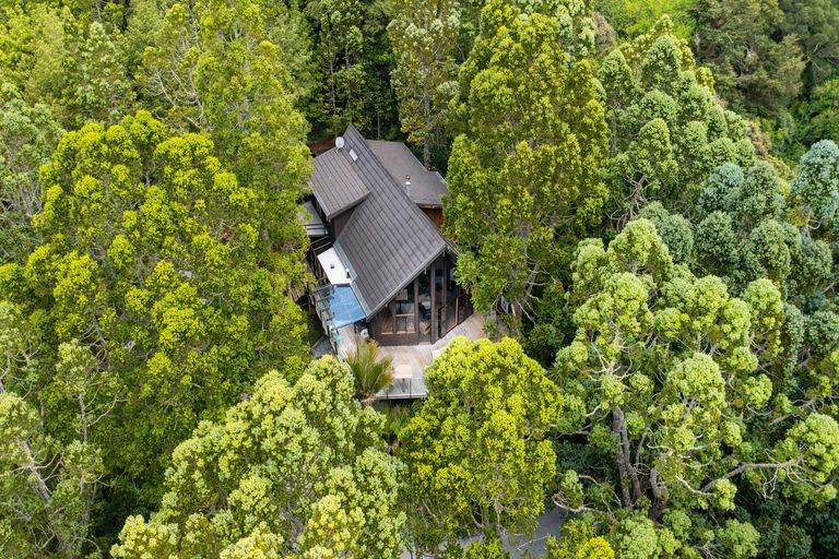 Photo of property in 93 Brick Bay Drive, Sandspit, Warkworth, 0982