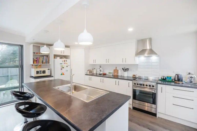 Photo of property in 5a Aokautere Drive, Fitzherbert, 4410