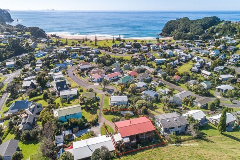 Photo of property in 124 Titiro Place, Onemana, Whangamata, 3691