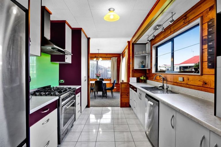 Photo of property in 72 Rata Street, Hawera, 4610