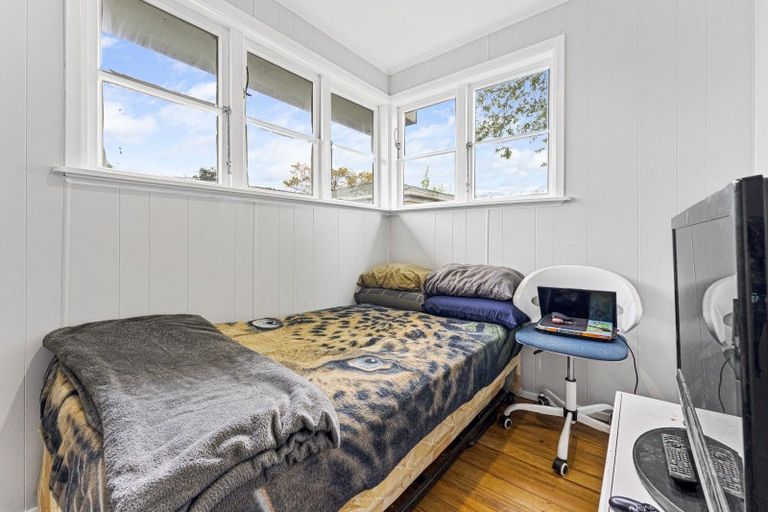 Photo of property in 19 Botanical Road, Takaro, Palmerston North, 4412